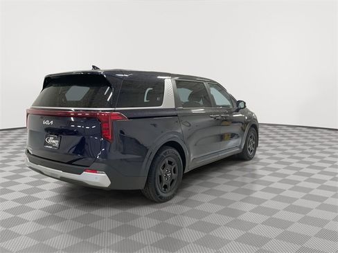 Used 2025 Kia Carnival image 11