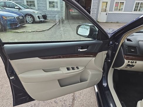 Used 2013 Subaru Legacy 2.5i Limited AWD/4WD image 15