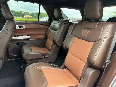 Used 2021 Ford Explorer King Ranch w/ Premium Technology Package AWD/4WD image 35