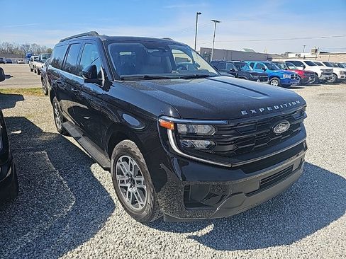 Used 2025 Ford Expedition Max Active image 6