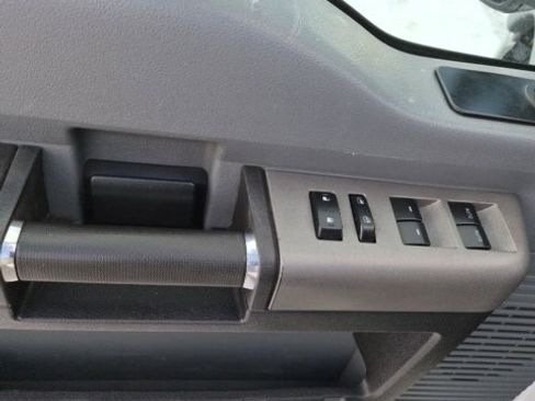 Used 2016 Ford F250 XLT w/ FX4 Off-Road Package image 13