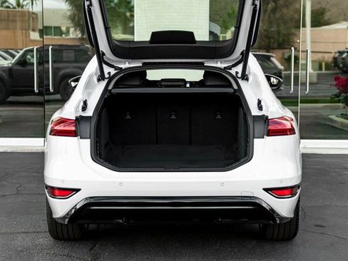 New 2025 Audi A6 e-tron Premium Plus image 21