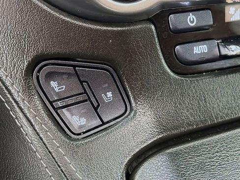 Used 2019 Chevrolet Suburban Premier w/ Premier Plus Edition AWD/4WD image 25