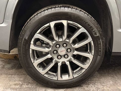 Used 2023 GMC Acadia Denali w/ Denali Technology Package FWD image 26