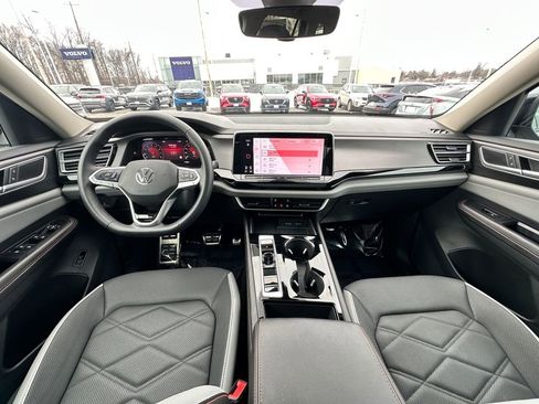 Used 2024 Volkswagen Atlas Peak Edition SEL image 25