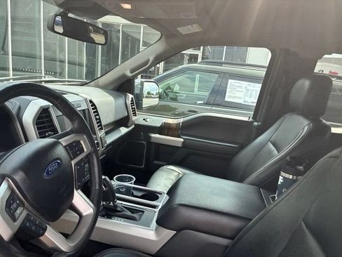 Used 2019 Ford F150 Lariat w/ Equipment Group 502A Luxury AWD/4WD image 14