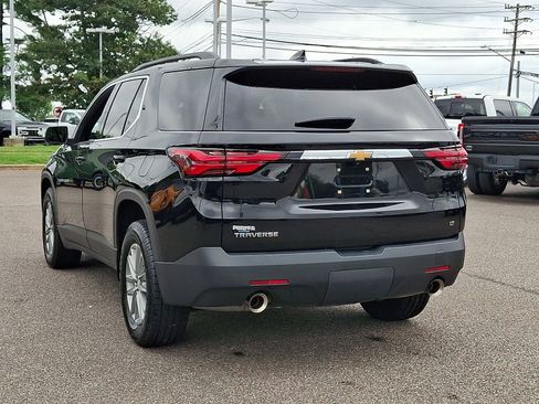 Used 2023 Chevrolet Traverse LT FWD image 8