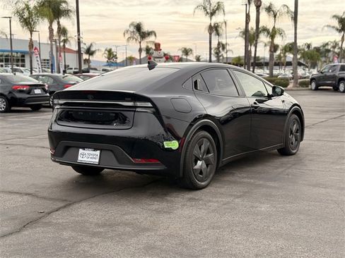 Used 2024 Toyota Prius Prime SE image 5