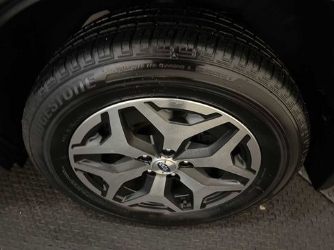 Used 2023 Subaru Forester Premium AWD/4WD image 9