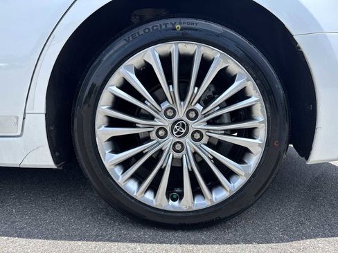 Used 2020 Toyota Avalon Limited FWD image 17