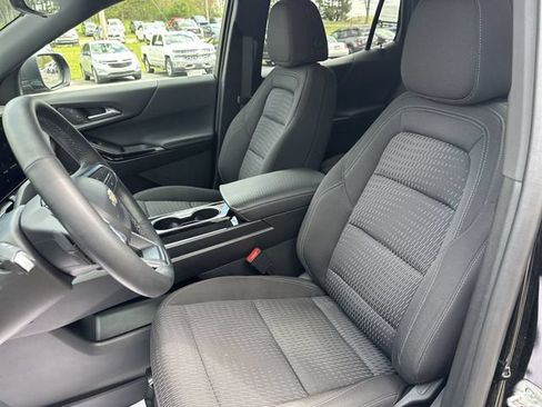 Used 2025 Chevrolet Equinox LT w/ Safety and Technology Package AWD/4WD image 15