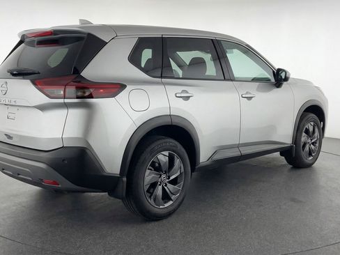 Used 2025 Nissan Rogue SV image 9