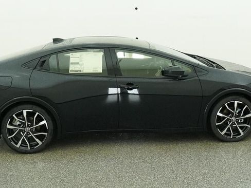 New 2026 Toyota Prius Plug-In Hybrid FWD image 11
