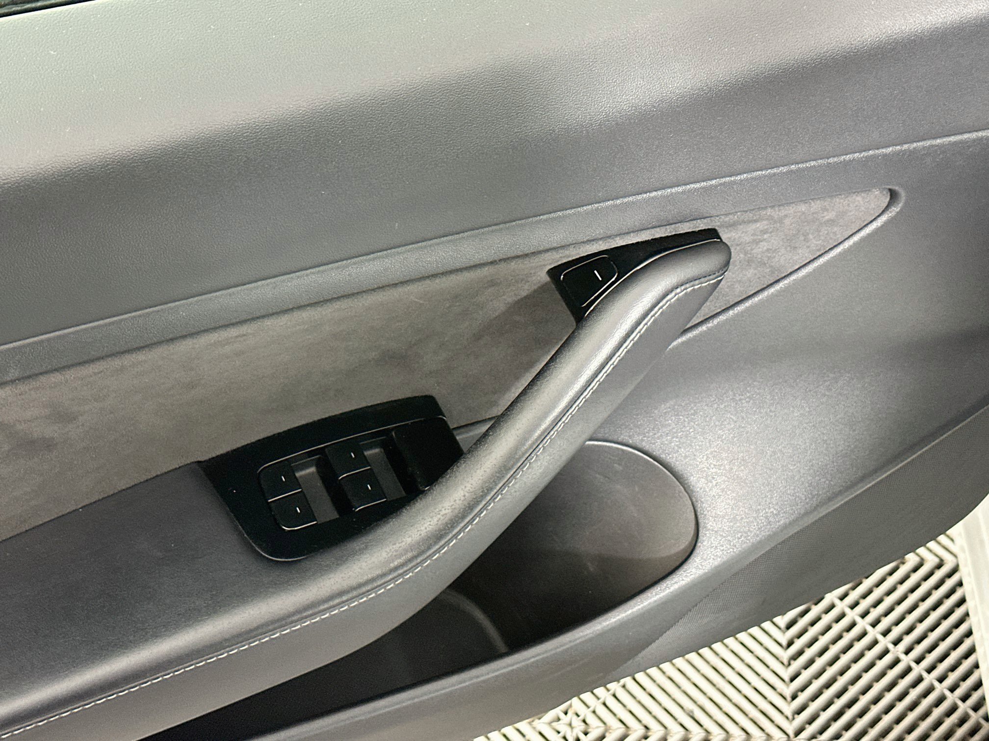 Used 2020 Tesla Model 3 Standard Range Plus RWD image 15