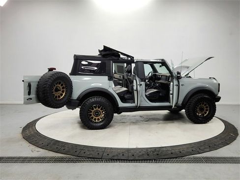 Used 2022 Ford Bronco Wildtrak image 16