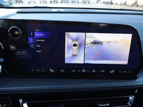 New 2026 Chevrolet Traverse LT w/ Driver Confidence Package image 10