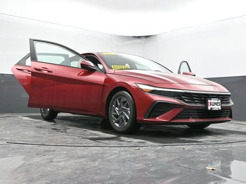 Used 2024 Hyundai Elantra SEL image 66