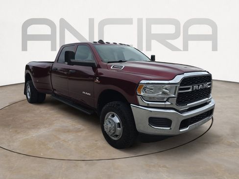 Used 2022 RAM 3500 Tradesman w/ Chrome Appearance Group AWD/4WD image 4