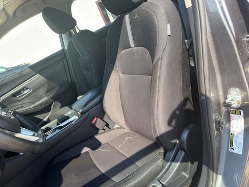 Used 2025 Nissan Sentra SV FWD image 9