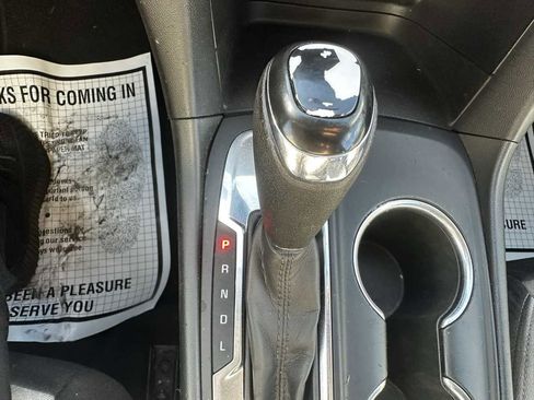 Used 2020 Chevrolet Equinox LT image 32