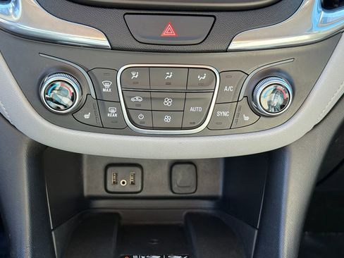 Used 2018 Chevrolet Equinox Premier image 28