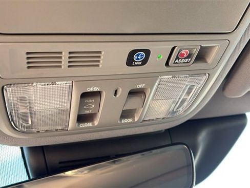 Used 2018 Honda Accord Touring image 16