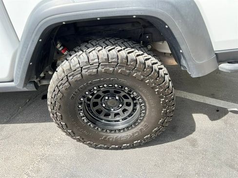 Used 2022 Jeep Gladiator Rubicon AWD/4WD image 14