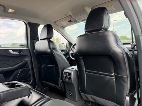 Used 2024 Ford Escape Platinum AWD/4WD image 19