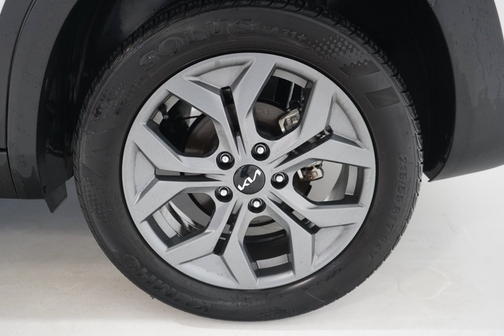 Used 2026 Kia Seltos LX FWD image 12