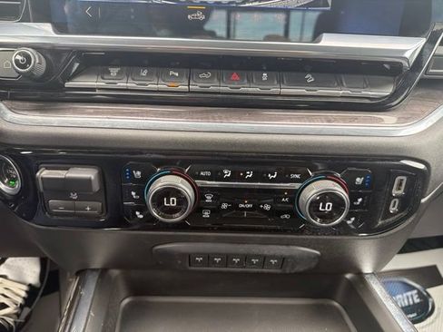 Used 2024 Chevrolet Silverado 2500 LTZ w/ LTZ Convenience Package AWD/4WD image 27