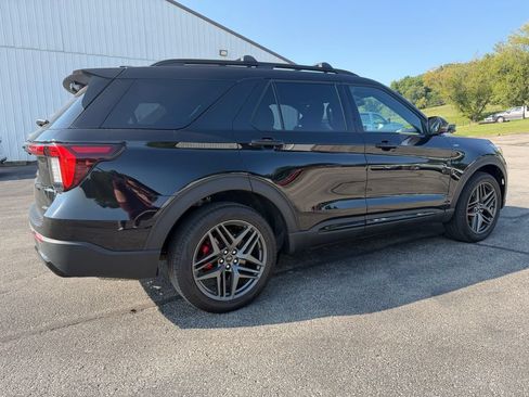 Used 2025 Ford Explorer ST-Line w/ Premium Package AWD/4WD image 3