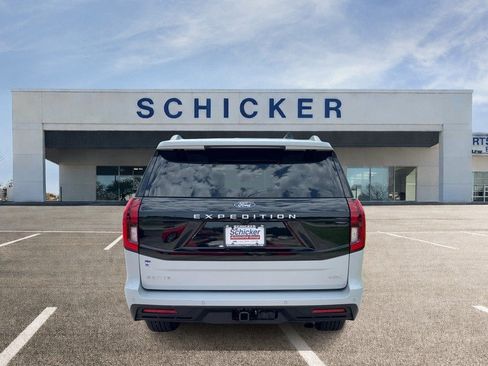 Used 2025 Ford Expedition Max Active RWD image 4