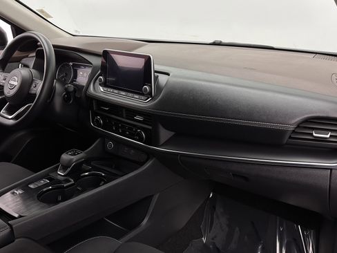 Used 2023 Nissan Rogue S image 33