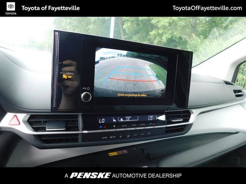 Used 2026 Toyota Sienna LE FWD image 10