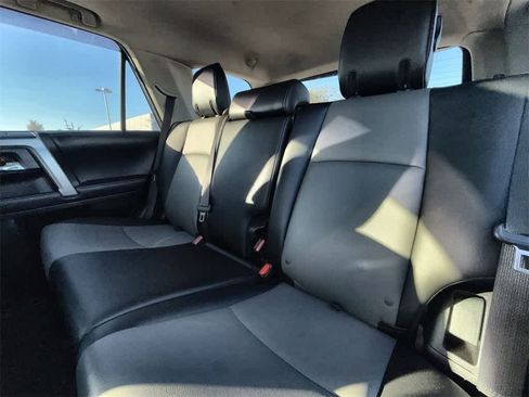 Used 2018 Toyota 4Runner SR5 Premium image 12