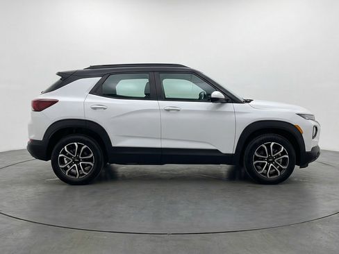 Used 2025 Chevrolet TrailBlazer LT image 11