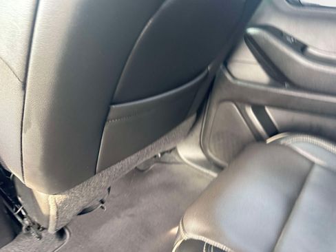 Used 2023 Chevrolet Traverse Premier FWD image 22