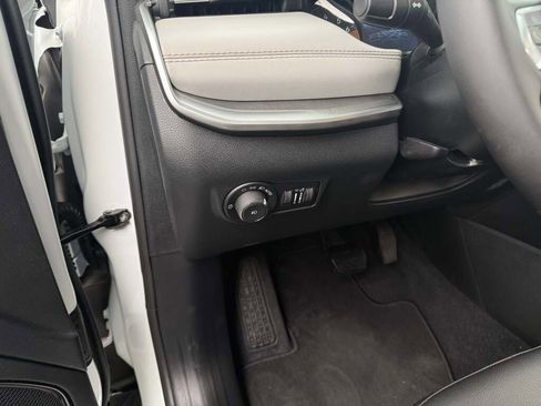 New 2026 Jeep Compass Limited image 19