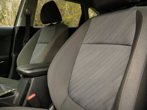 Used 2022 Kia Seltos LX image 12