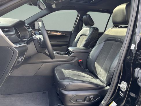 Used 2022 Jeep Grand Cherokee Altitude image 18