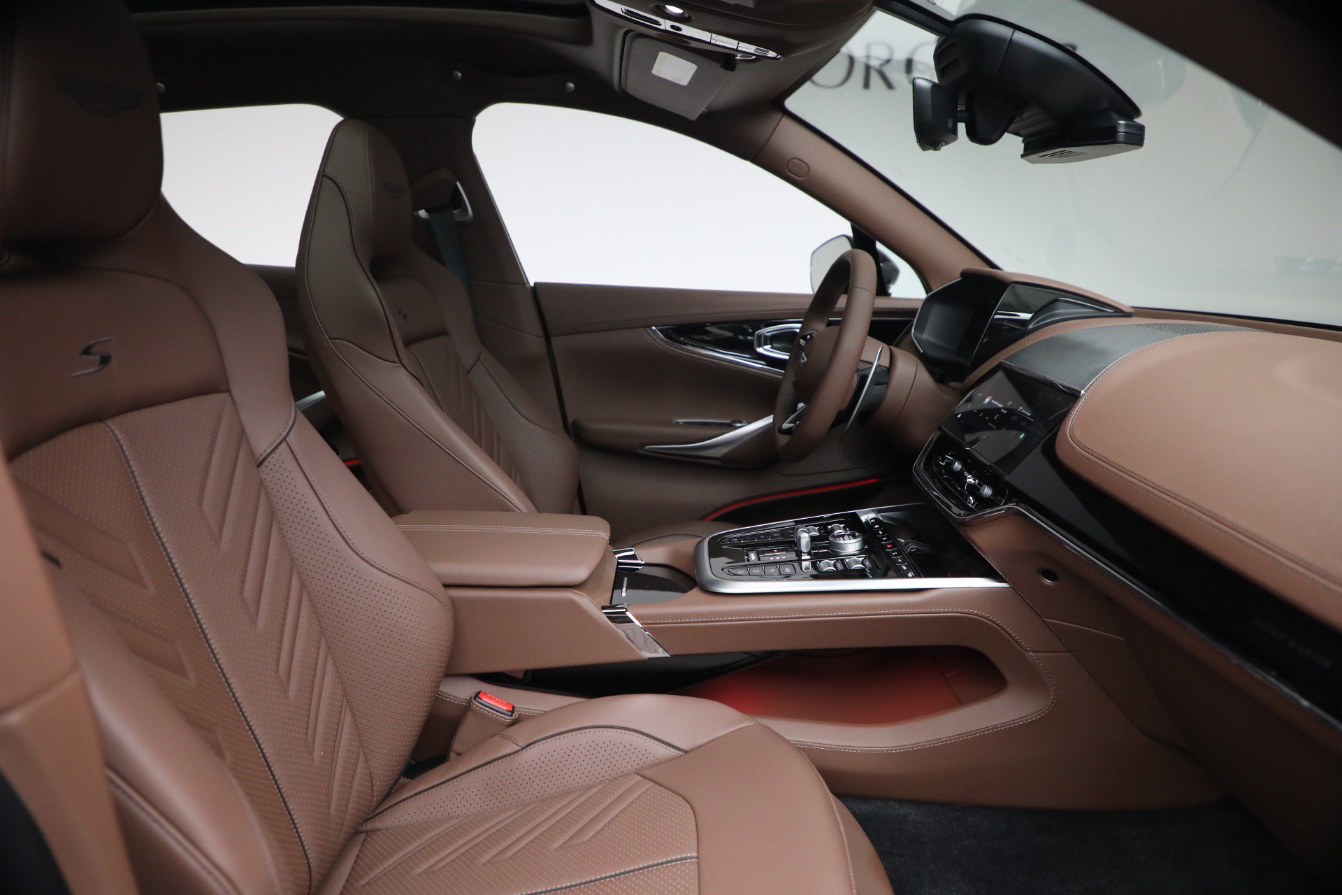 Used 2026 Aston Martin DBX 707 AWD/4WD image 18