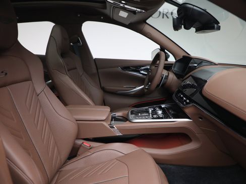 New 2026 Aston Martin DBX S image 18