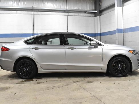 Used 2020 Ford Fusion Energi Titanium image 29