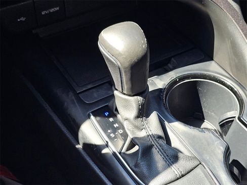 Used 2020 Toyota Camry SE image 26