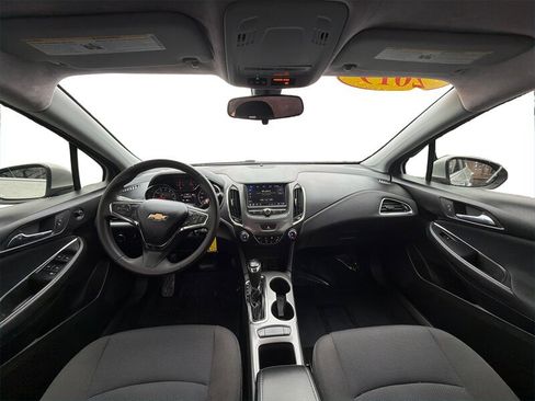 Used 2019 Chevrolet Cruze LT image 19