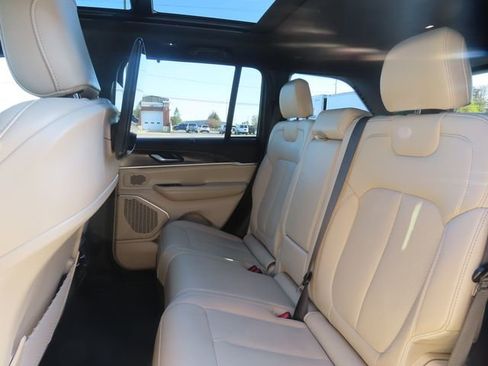 Used 2023 Jeep Grand Cherokee Limited w/ Luxury Tech Group II AWD/4WD image 23