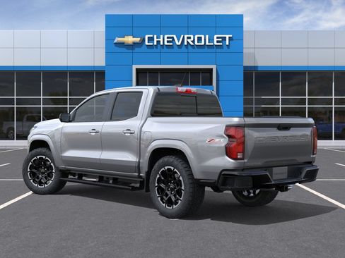 Used 2026 Chevrolet Colorado Z71 w/ Technology Package AWD/4WD image 3