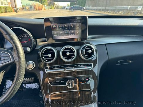 Used 2018 Mercedes-Benz C 300 4MATIC Sedan image 27