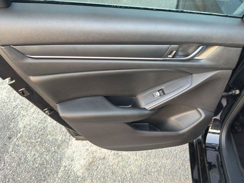 Used 2022 Honda Accord Sport image 17