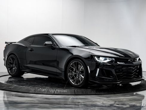 Used 2021 Chevrolet Camaro ZL1 image 20